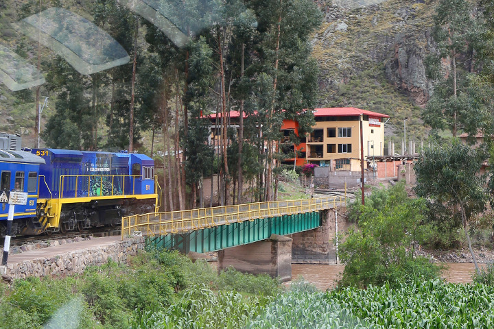 포로이(Poroy)에서 페루레일(PeruRail) 기차타고 '마추픽추 마을' 아구아칼리엔테(Aguas Calientes)