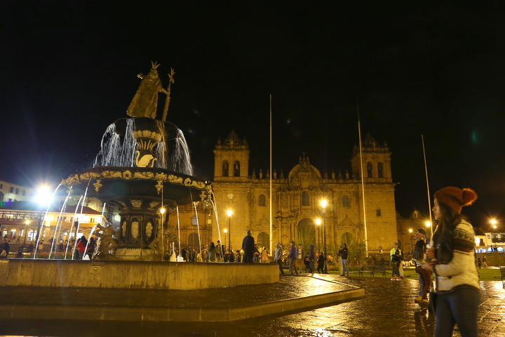 페루 '쿠스코 한 주 살기'의 마지막 밤, 박물관들 구경과 전통공연 관람, 시끌벅적했던 아르마스 광장