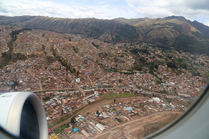 성대한 환송식을 받으며 쿠스코를 떠나 리마(Lima)에 도착해 관광지 미라플로레스(Miraflores)로 이동