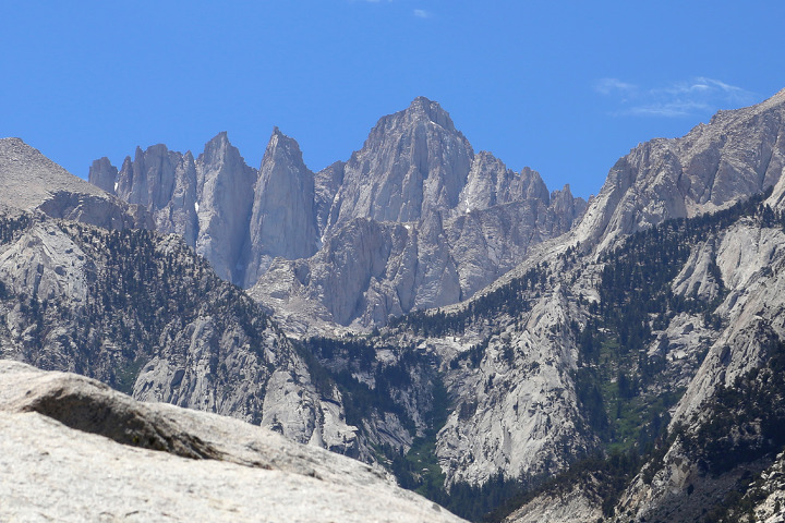 5년만의 가족 캠핑여행이었던 휘트니산(Mount Whitney) 입구의 론파인(Lone Pine) 캠핑장에서 1박