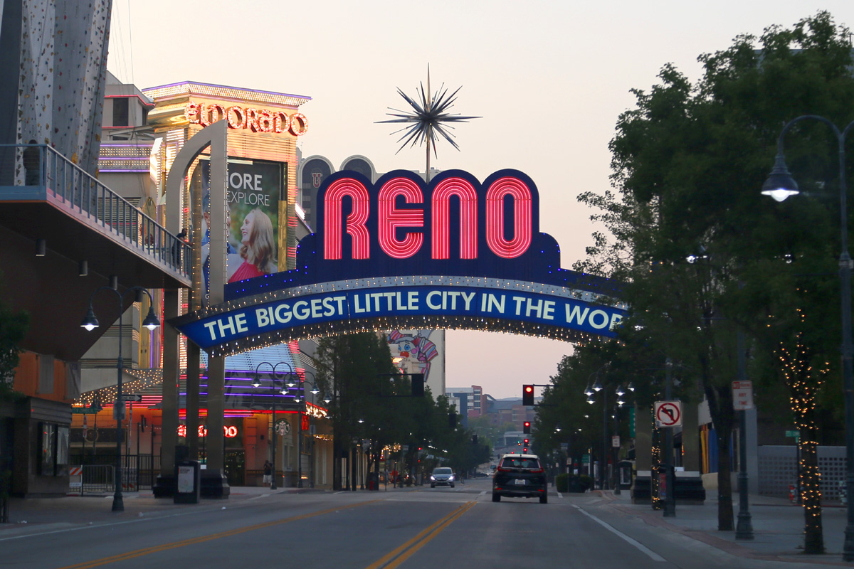 도박과 이혼의 도시, 또 '세계에서 가장 큰 소도시'라는 모토로 유명한 네바다 주 북부의 리노(Reno)