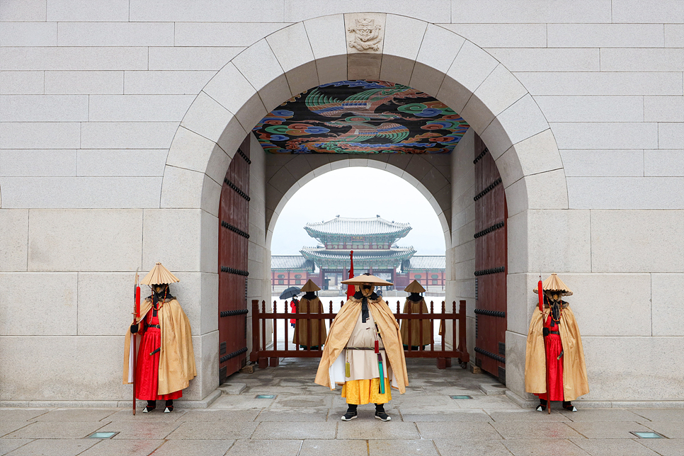 서울 경복궁 눈내린 설경 겨울 데이트