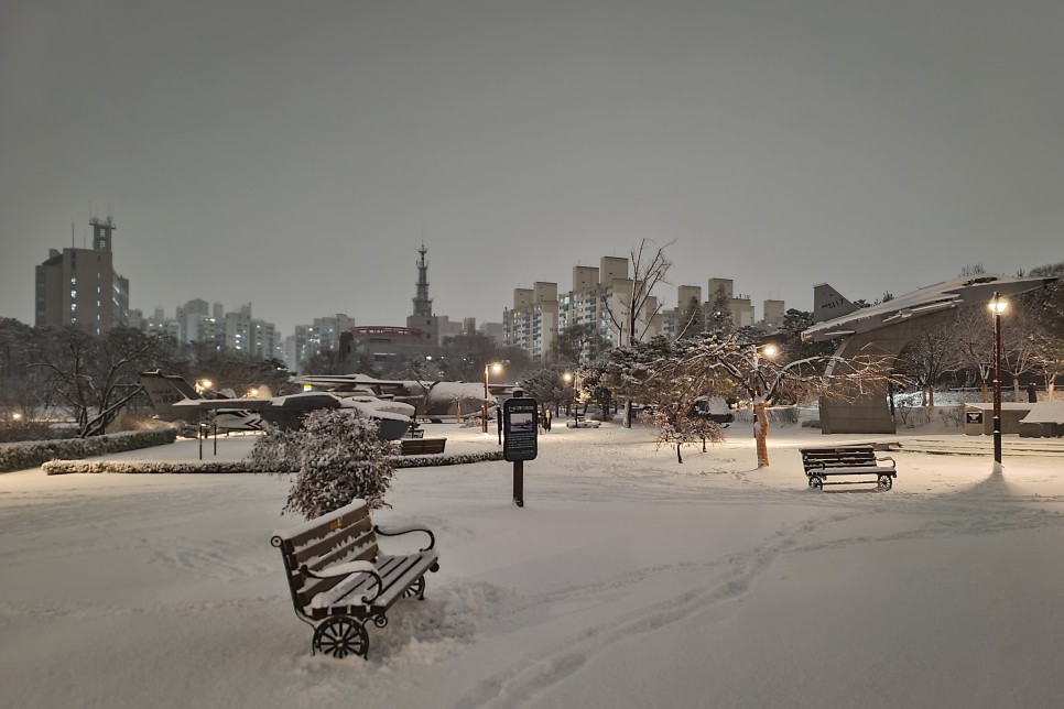 눈덮인 보라매공원 야경, 갤럭시s20플러스 야간촬영