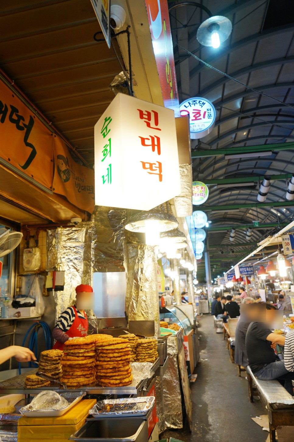 종로 가볼만한곳 서울 광장시장 먹거리 순희네빈대떡, 육회자매집 등