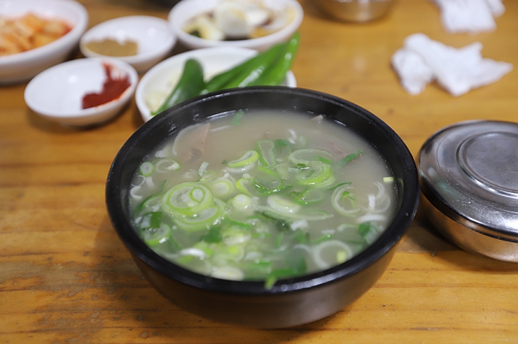 포항 죽도시장 주차장 + 장기식당 소머리국밥 호불호맛집