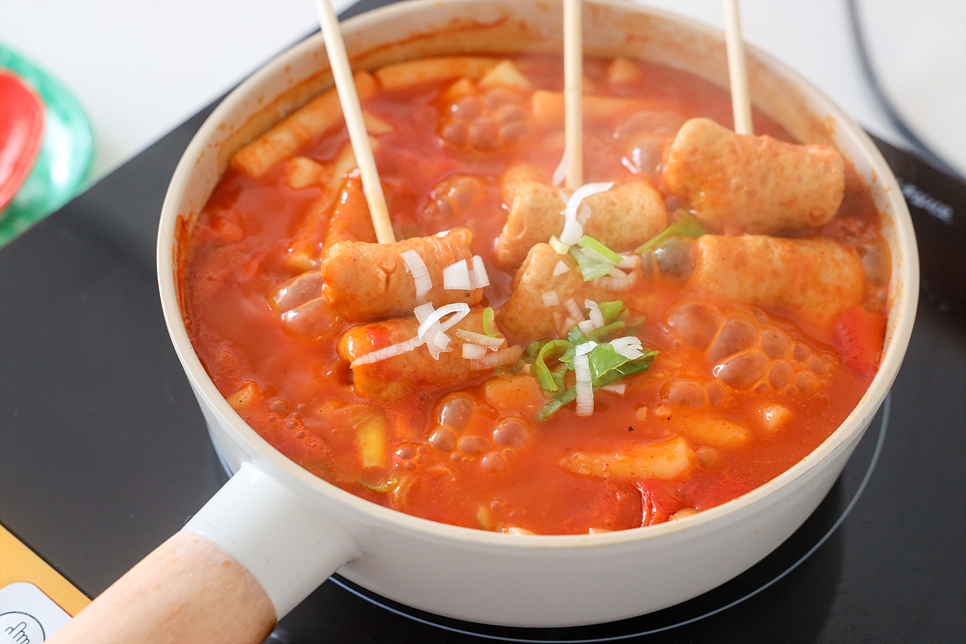 테이스티나인  꿀조합 제천빨간오뎅떡볶이 + 멘보샤