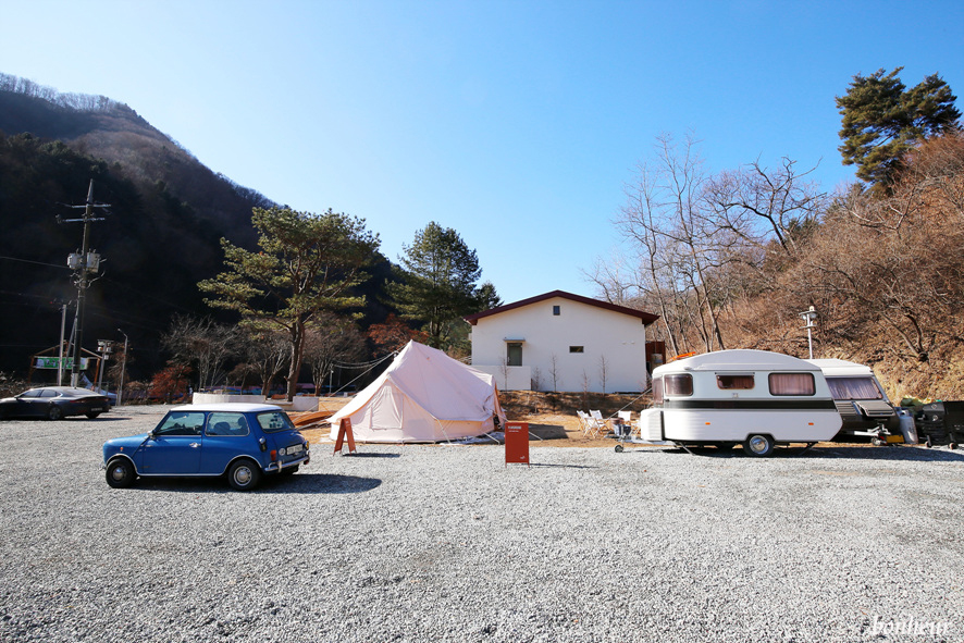 강원도 춘천 가볼만한곳, 아이와 함께 오월학교 카페