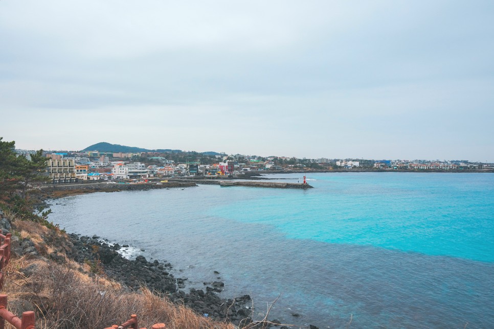 [대한민국 구석구석 / 제주도 가볼만한곳] 제주도 서쪽에서 즐기는 꽉찬 여행코스 :: 구엄포구 엄장해안길, 도두봉, 도두동무지개해안도로, 산노루, 오설록티스톤