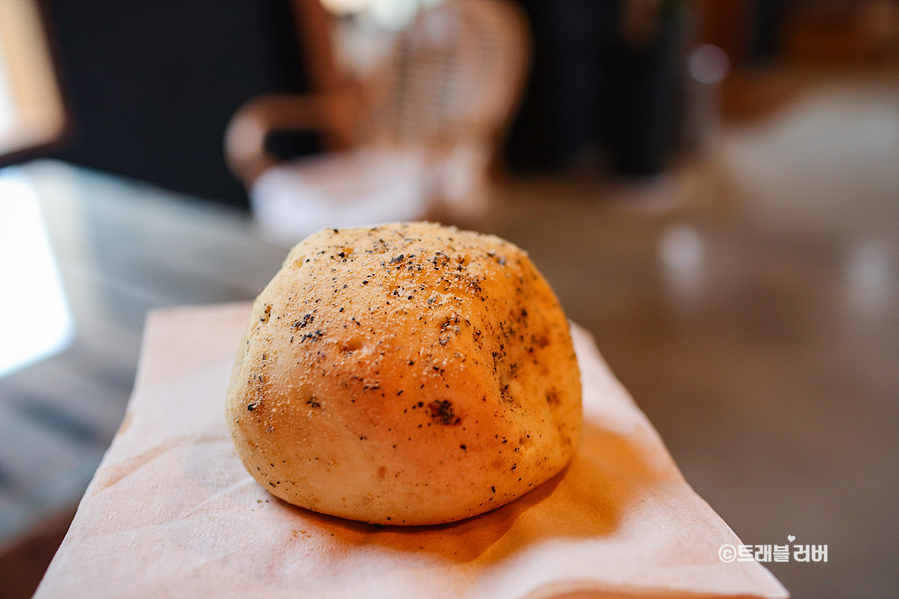 강릉 카페 빵지순례 감자빵이 있는 월량화