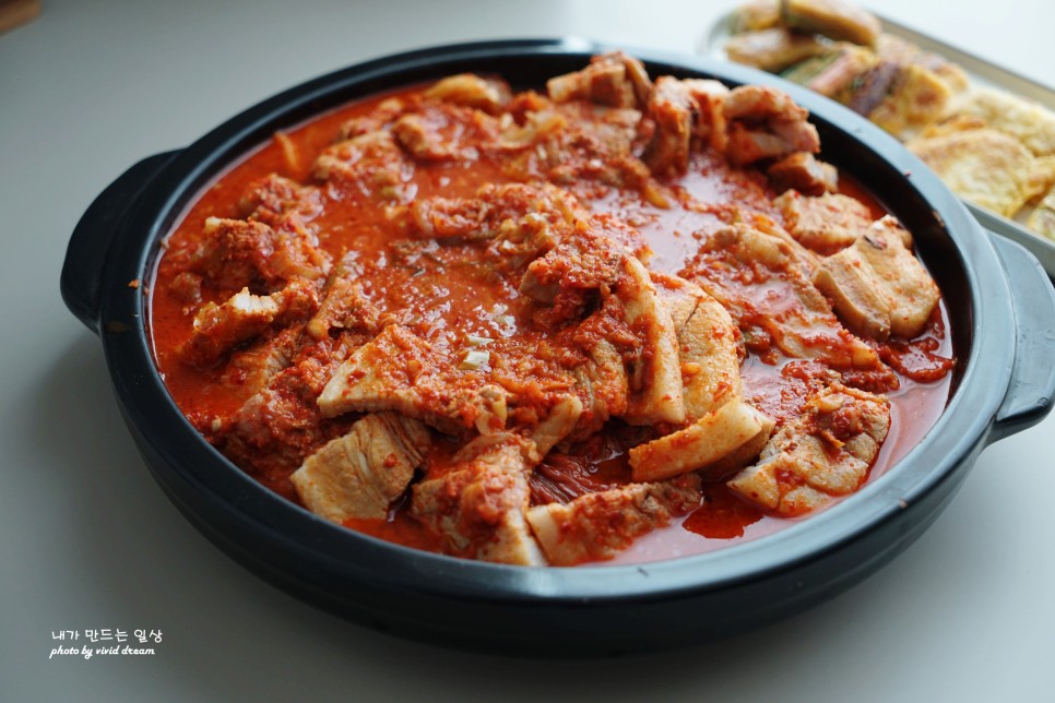 휴롬 스팀팟으로 만든 돼지고기 김치찜 쉽고 간편