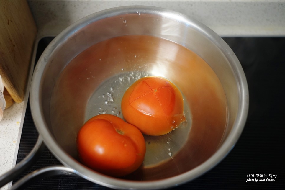 휴롬 스팀팟으로 간편하게 만든 토마토 고추장 등갈비찜