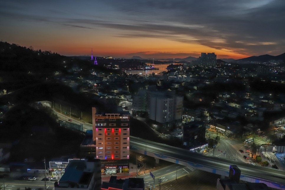 여수 리조트 유탑마리나 호텔 바다뷰로 좋았던 수영장, 루프탑 전망대 야경