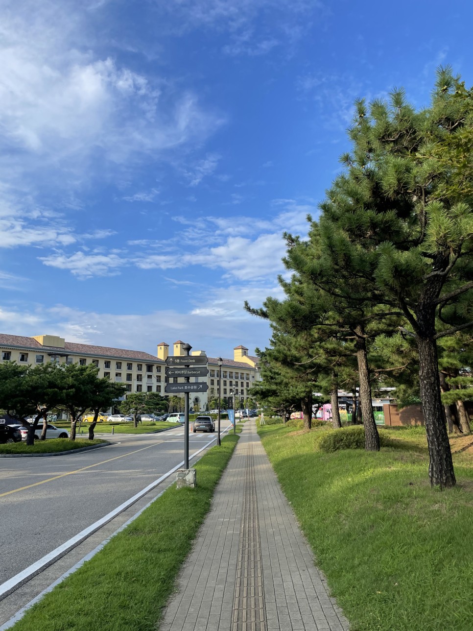 한화리조트 설악쏘라노 : 편의점과 스타벅스 / 속초시장 만석닭강정