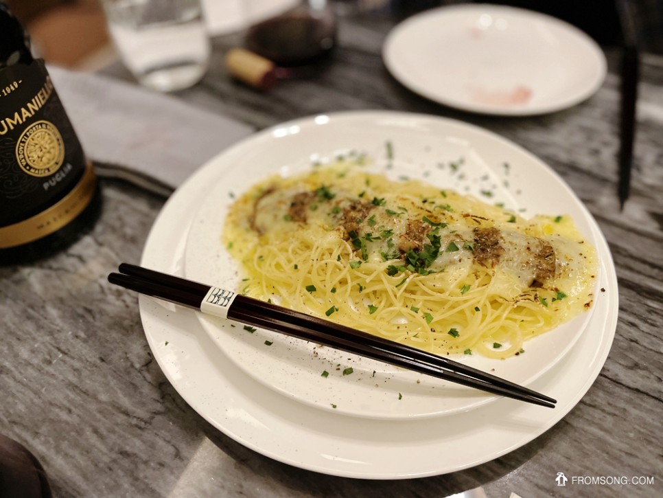 신상맛집 정복! 압구정 스테이크 & 와인