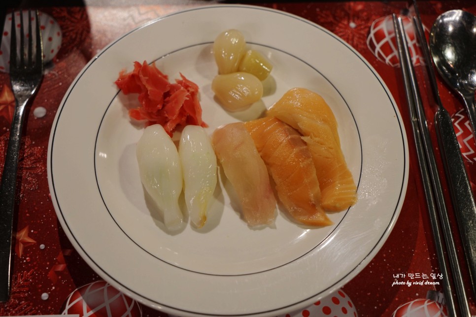서울 야경 레스토랑 한강유람선 디너크루즈에서 가족식사