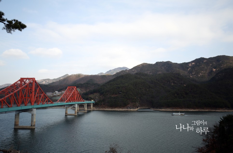 충북 제천 여행 가볼만한곳, 옥순봉 출렁다리 든든한 먹거리 까지!