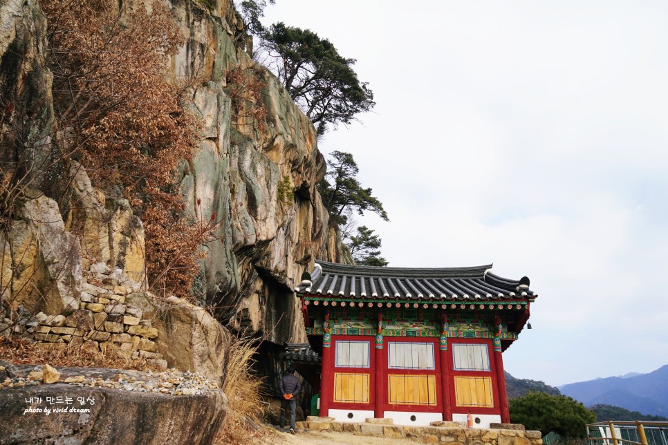 충북 제천 가볼만한곳 금수산 자락 기암절벽 아래 고찰 정방사