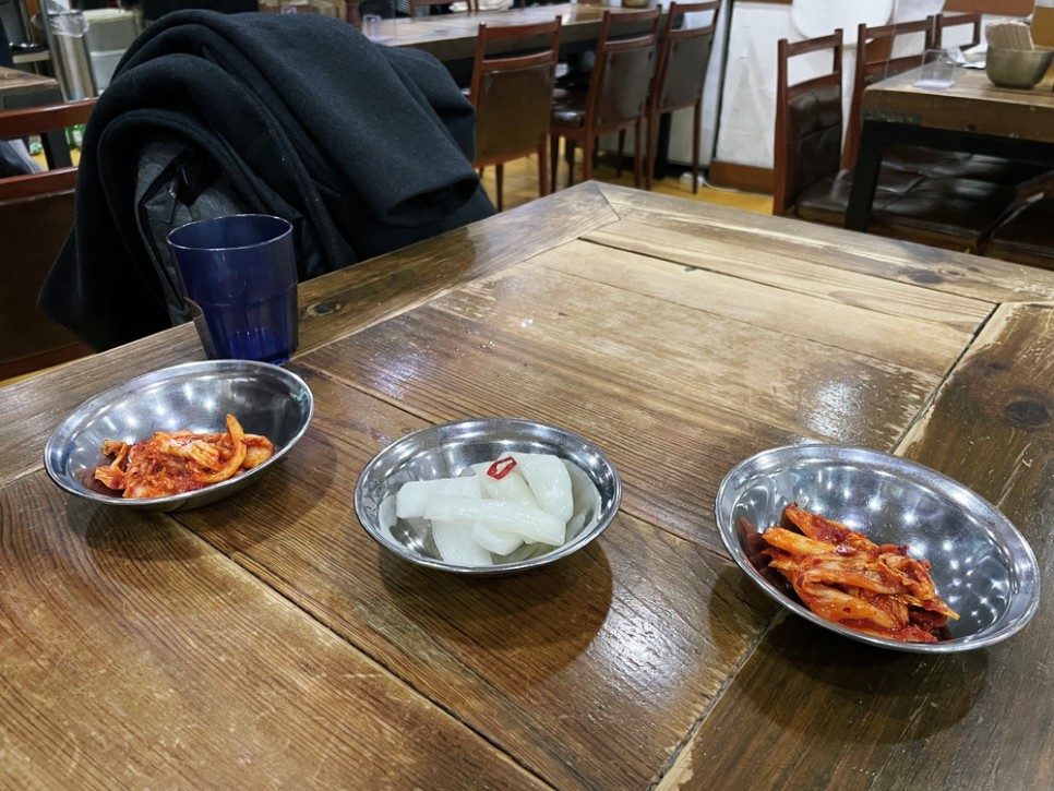 오래된 홍대맛집 남북통일 닭칼국수 / 빵지순례 연남동 버터베이커리