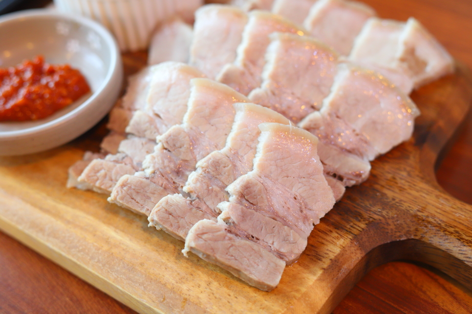 제주도 고기국수 맛집 불맛 가득한 갈비국수 즐긴 제주 산도롱맨도롱