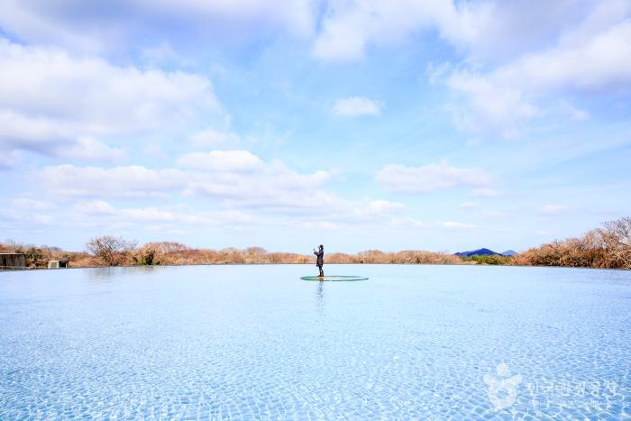 [제주도 여행 추천] 봄 여행으로 가기좋은, 제주도 인생사진 명소 :: 제주돌문화공원, 스누피가든, 도두봉&도두봉무지개해안도로, 제주아르떼뮤지엄