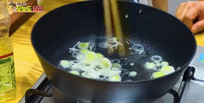 정호영의 오늘도 요리, 얼큰하고 진~한 맛! '카레 차돌박이 짬뽕'