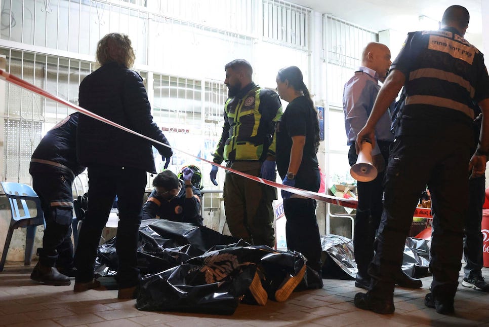이스라엘 무장괴한 총기 난사 테러 최소 5명 사망