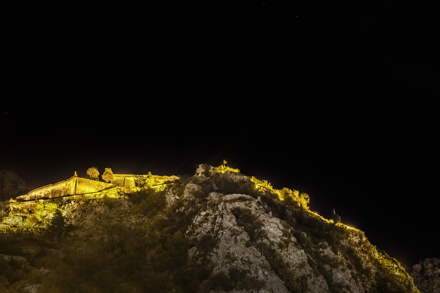 몬테네그로 중세 성벽도시 코토르 야경, 소니 a6000 sel1018 촬영