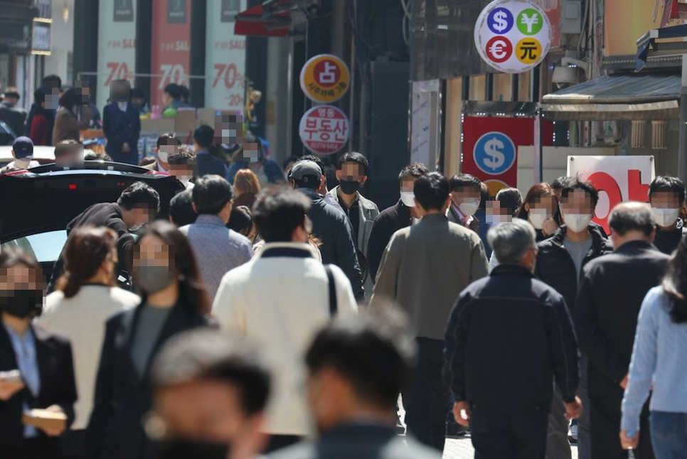 거리두기 해제 검토 마스크 6월 7월에 벗을 수도!