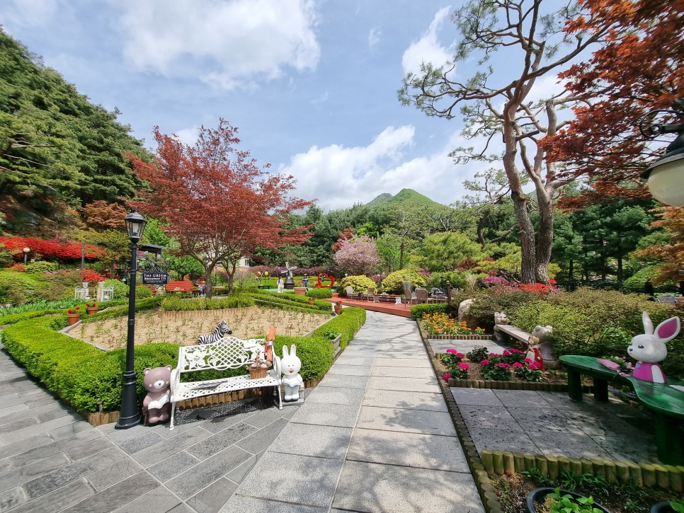 서울 근교 가볼만한곳 양평 더그림 5월 철쭉 꽃구경 데이트 코스