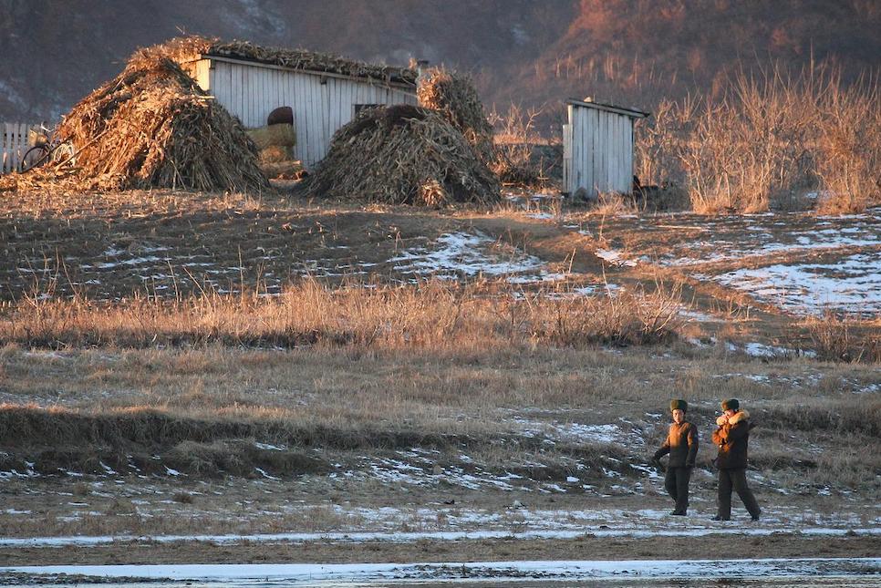 북한 코로나 확진자 하루 1만8천명 사망자도나와