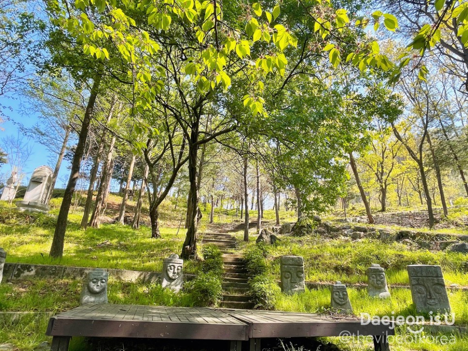 대전의 독특한 공원, 뿌리공원 Công viên Ppuri - Công viên “độc nhất vô nhị” về các dòng họ Hàn Quốc tại Daejeon