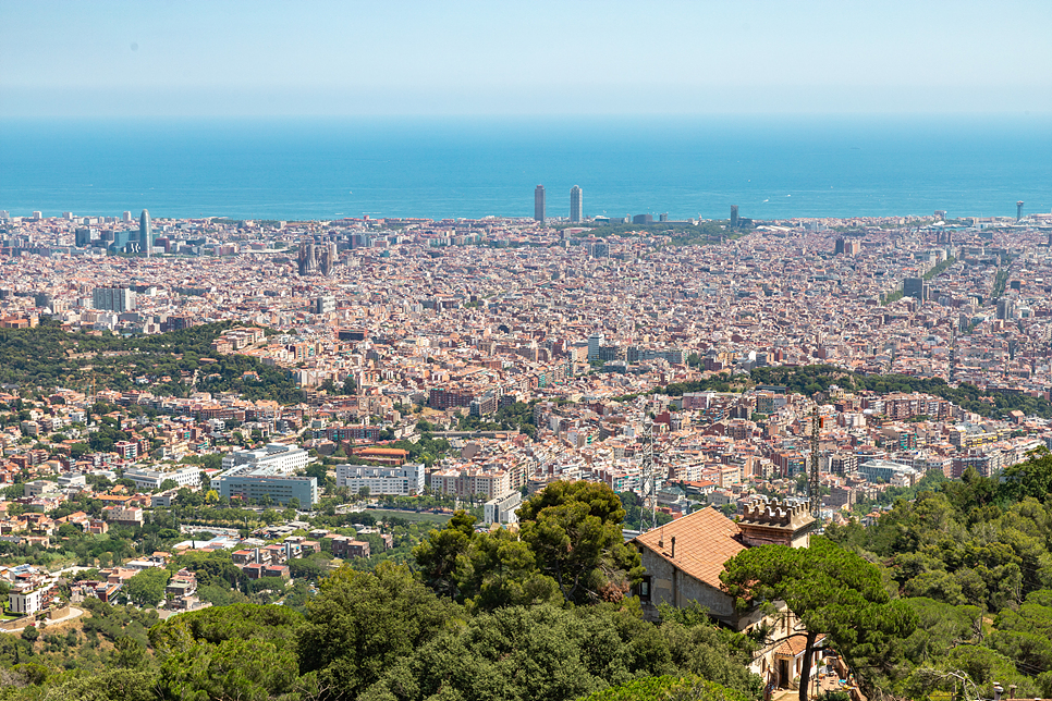 여름 유럽 스페인 여행 바르셀로나 티비다보 바다 뷰