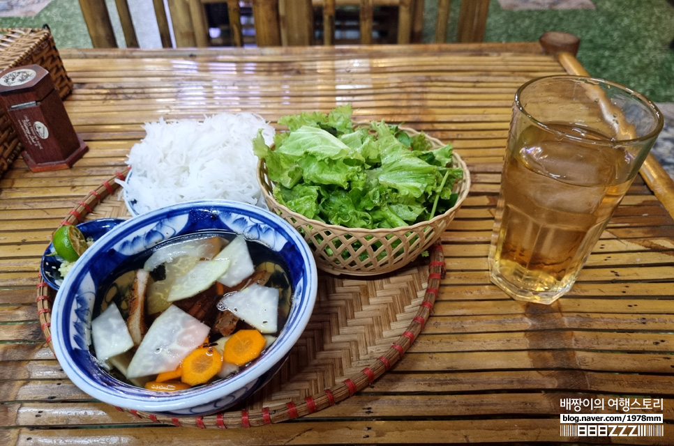 베트남 다낭자유여행, 미케해변 푸옥미비치 & 분짜 맛집 Tonkin