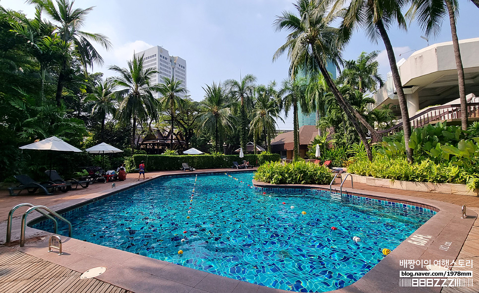 방콕호텔 5성급 도심속 휴양지 수영장 센타라 그랜드 앳 센트럴플라자 랏프라오 객실 조식 후기