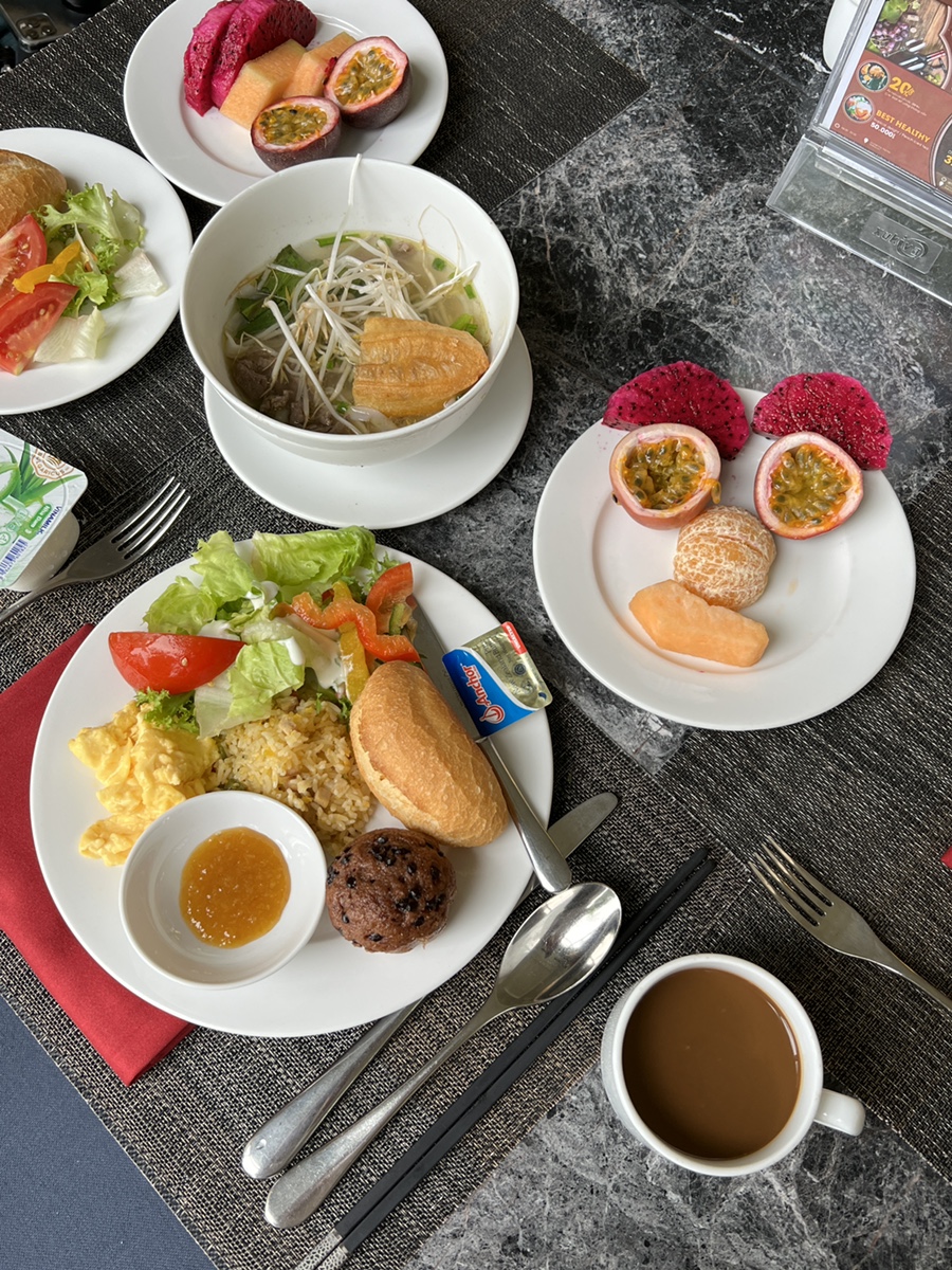 베트남 여행지에서 즐기는 #조식_크리에이터 음식 주간일기