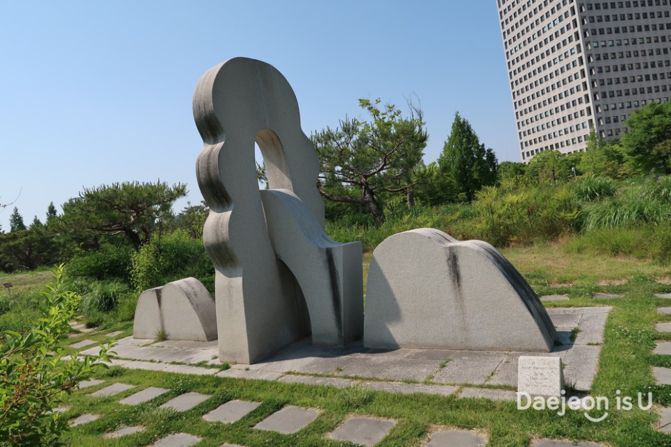 다양한 생태와 숲을 즐길 수 있는 대전정부청사 자연마당