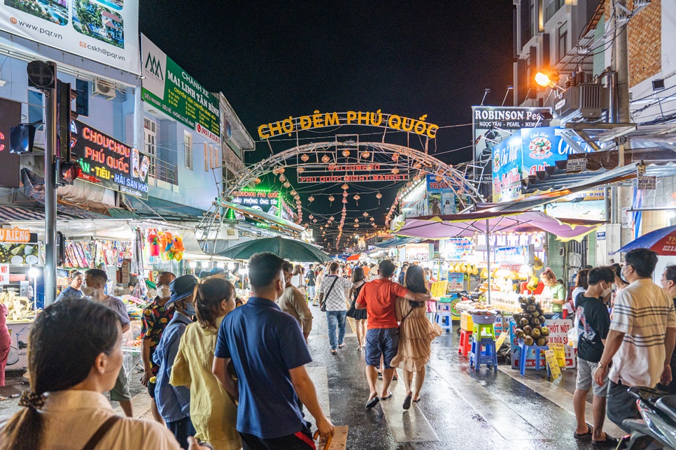 베트남 푸꾸옥 여행 : 공항 픽업 샌딩, 마사지, 세일링클럽, 야시장