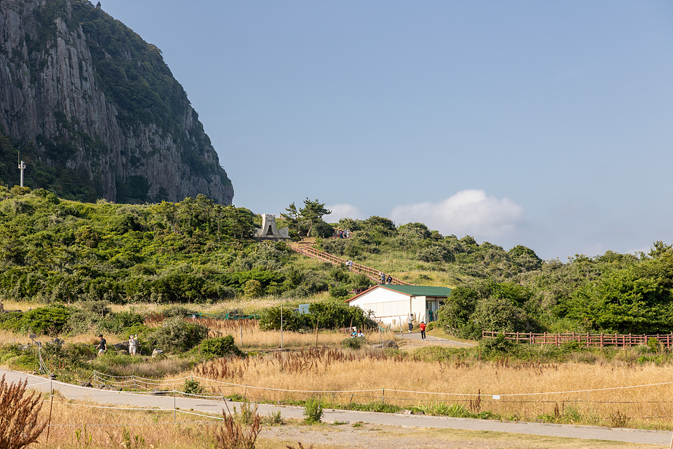 제주도 서귀포 관광지 제주 용머리해안 바다 산책