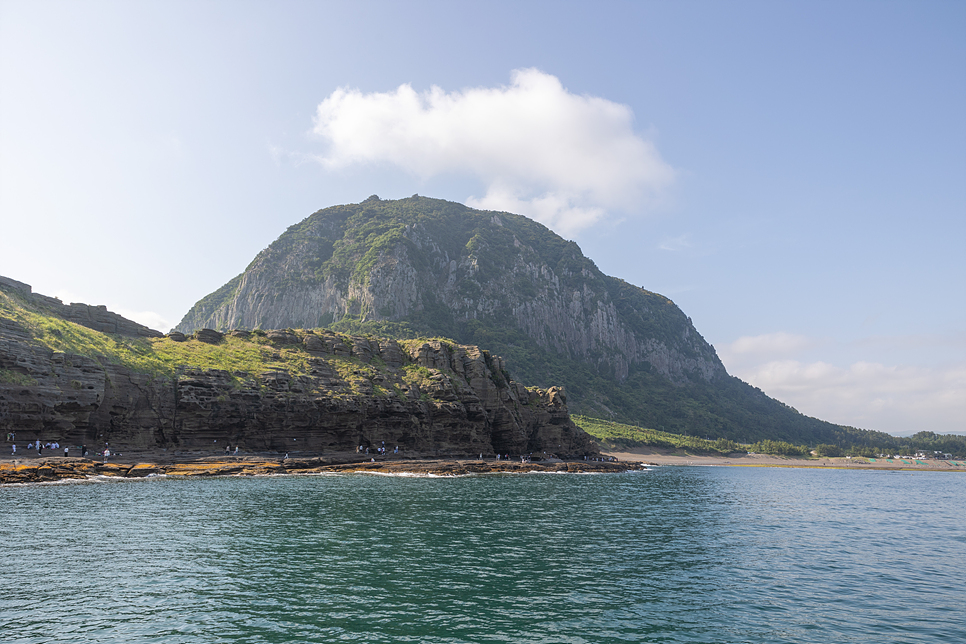 제주도 서귀포 관광지 제주 용머리해안 바다 산책