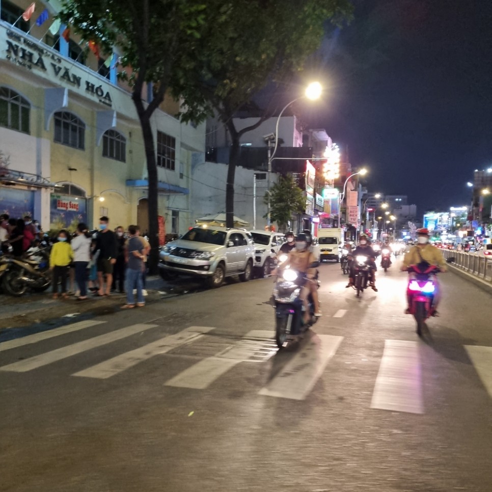 베트남 호치민 여행 아오자이 여성 라이더와 함께 하는 길거리 음식 야경 투어 후기