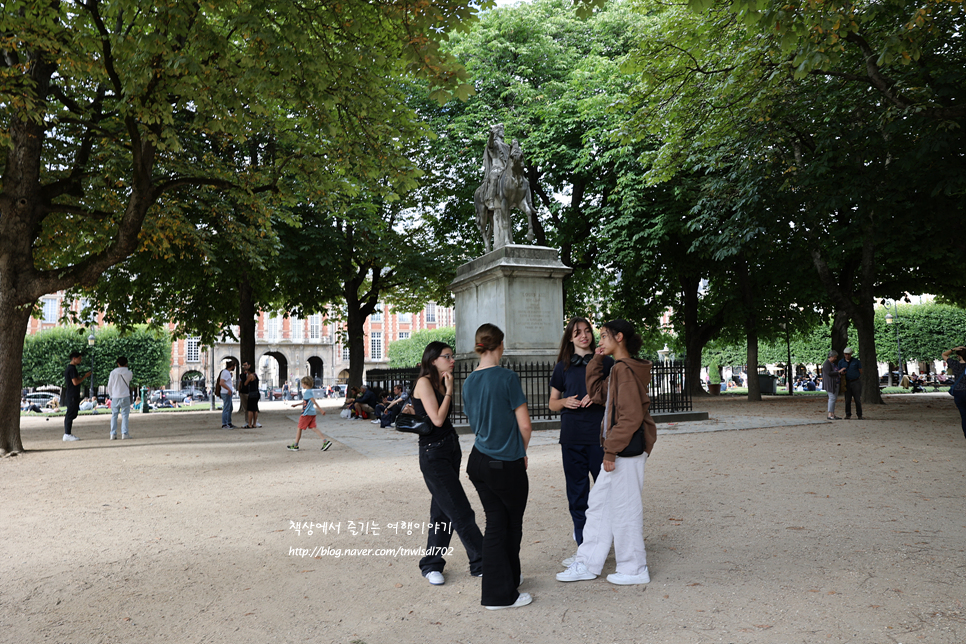 프랑스 파리 여행 파리에서 가장 오래된 공원 마레지구