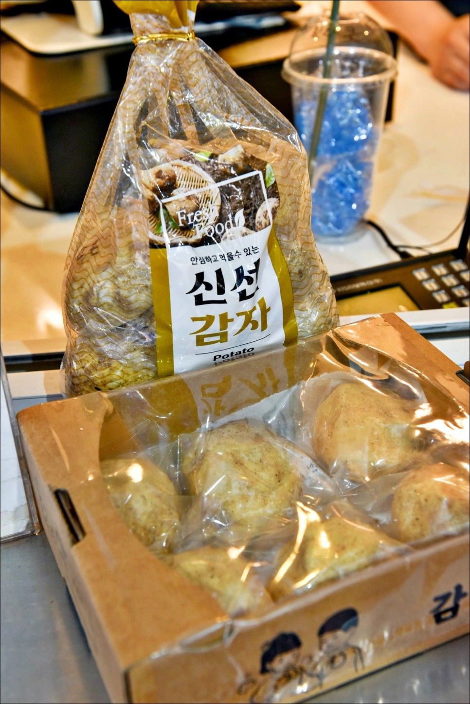 강릉중앙시장 먹거리 꿀감자빵 순두부아이스크림 찐이네!