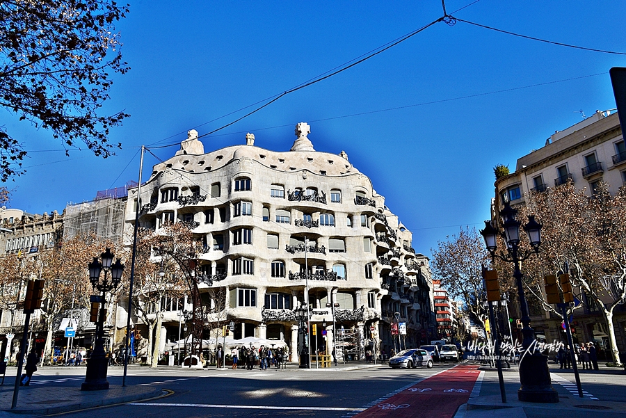 스페인 여행 자연을 빗어낸 바르셀로나 가우디 투어
