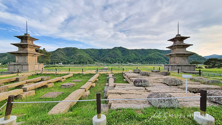 경주 여행 감은사지 3층석탑 문무대왕릉 경주 데이트코스