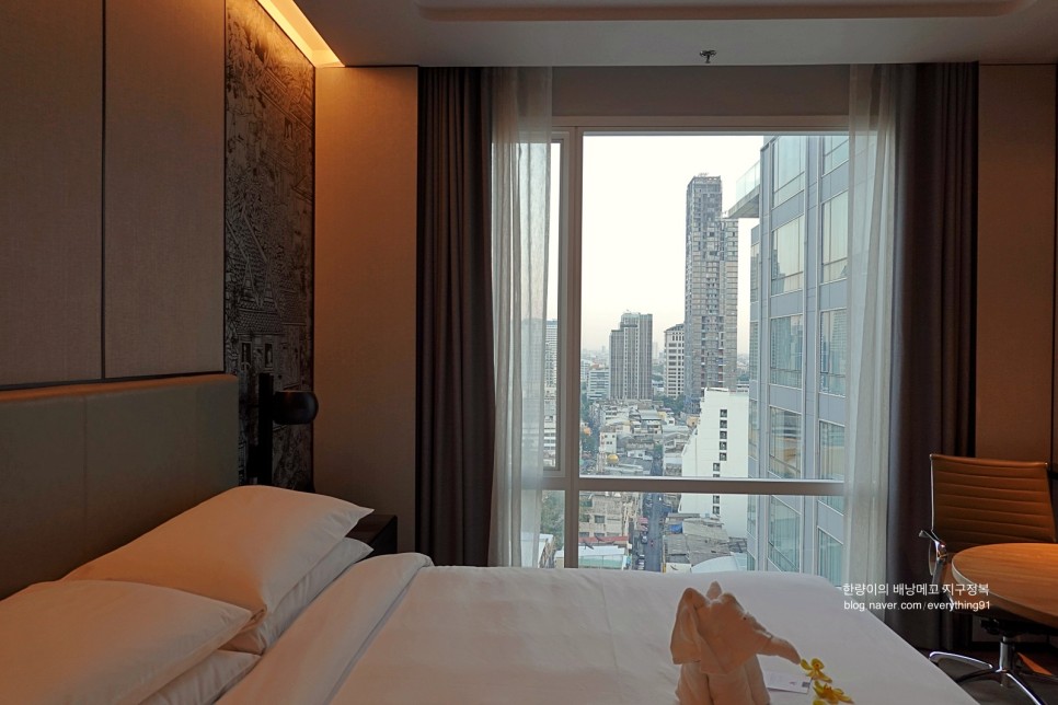 방콕 여행 수영장이 좋은 5성급 호텔 메리어트 수라웡세 숙박 후기