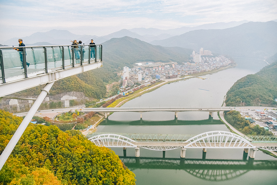 충북 단양 가볼만한곳 만천하스카이워크, 단양강 잔도길, 구경시장 등 카페까지 여행 코스