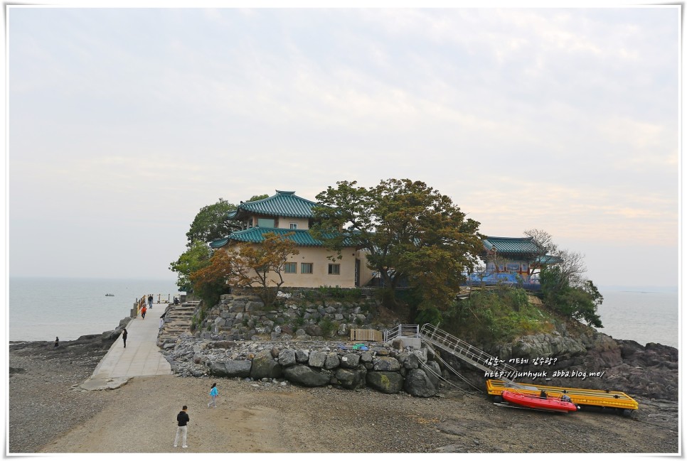 충남 서산여행 바다 명소 간월암