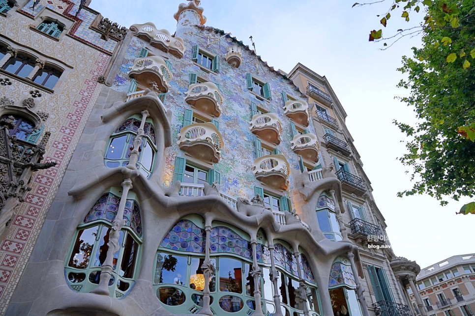 스페인 바르셀로나 여행 코스 - 가우디 투어 예약하기