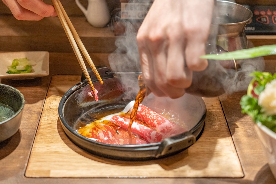 일본 자유여행 일본 오사카 맛집 3곳 - 오코노미야끼, 스시, 스키야끼