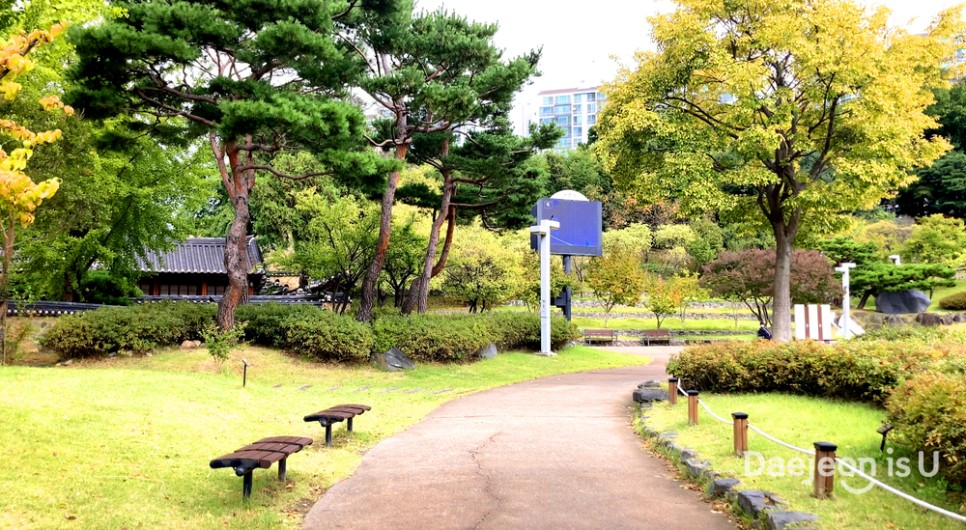 걸어서 송준길 선생의 고택 속으로! 대전 동춘당